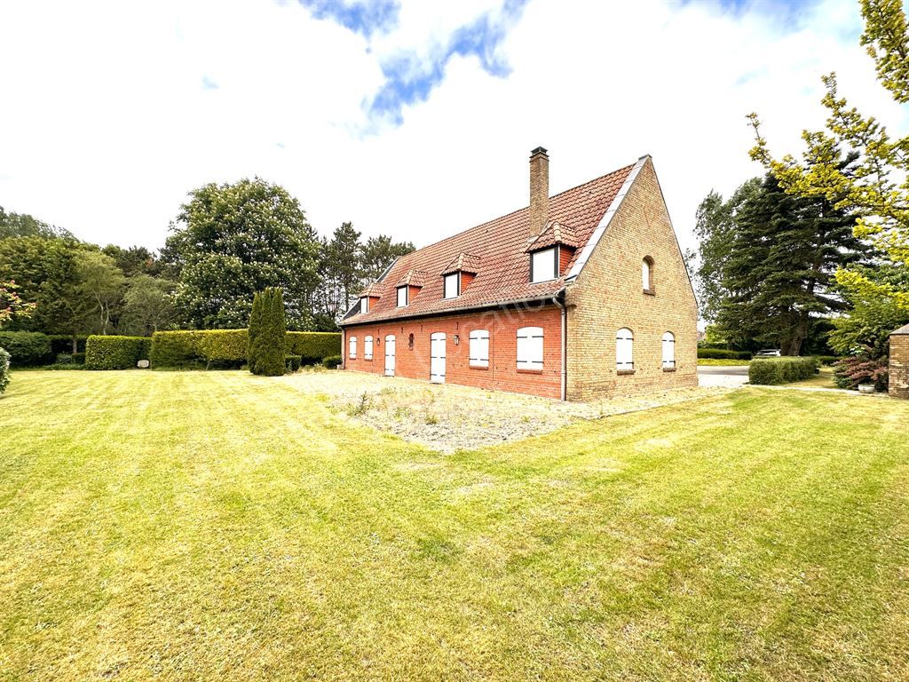 maison 9 Pièces en vente sur TETEGHEM COUDEKERQUE VILLAGE (59229)